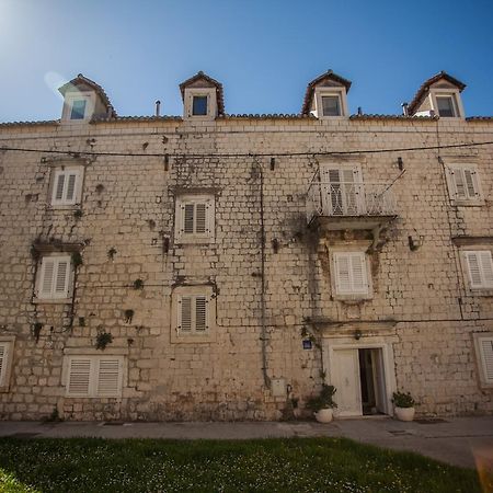 Top-Floor Apartment In Trogir Center Экстерьер фото