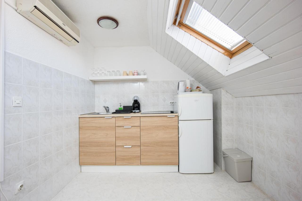 Top-Floor Apartment In Trogir Center Экстерьер фото
