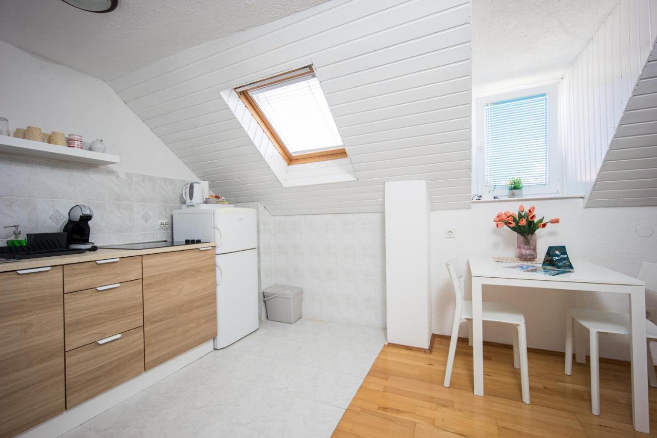 Top-Floor Apartment In Trogir Center Экстерьер фото