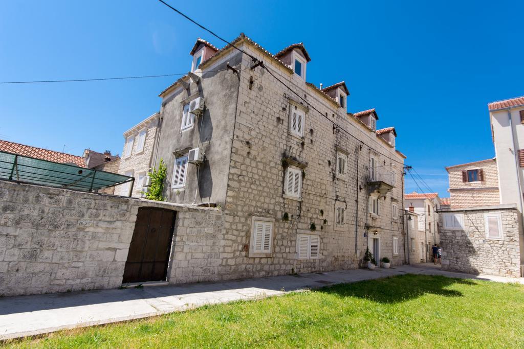 Top-Floor Apartment In Trogir Center Экстерьер фото