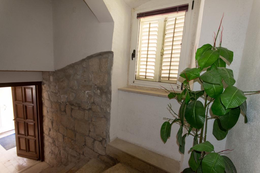 Top-Floor Apartment In Trogir Center Экстерьер фото