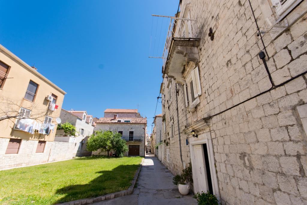Top-Floor Apartment In Trogir Center Экстерьер фото